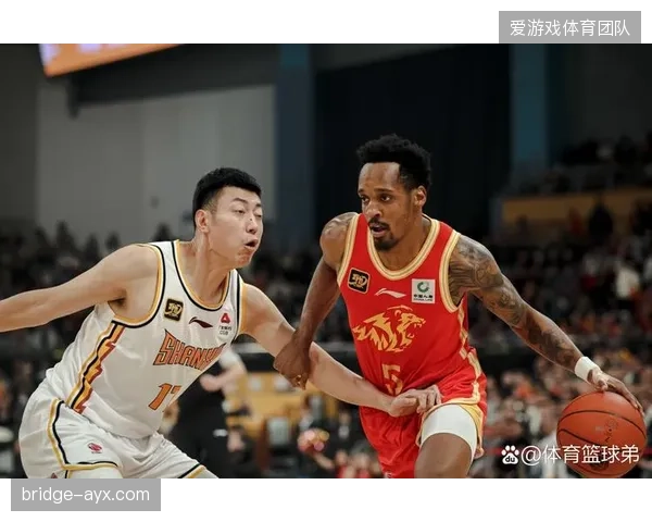 弗格在总决赛中扮演关键角色，其在第四节的稳定中投彻底终结了广厦队的系列赛希望。